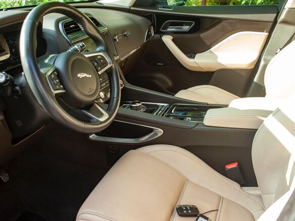2020 Jaguar F-Pace I, белый, 3150000 рублей - вид 7