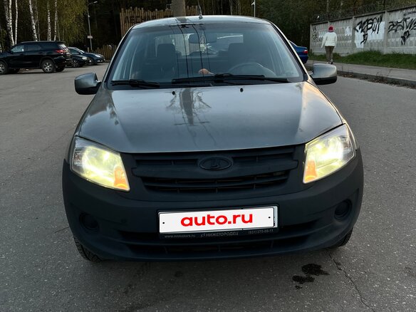 2013 Lada (ВАЗ) Granta I, серебристый, 300000 рублей