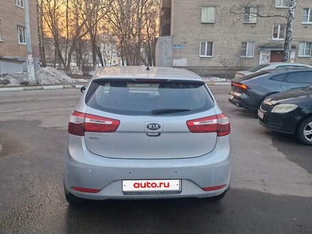 2014 Kia Rio 5-speed III, серый, 630000 рублей, вид 3