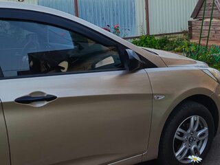 2011 Hyundai Solaris I, бежевый, 525000 рублей, вид 3