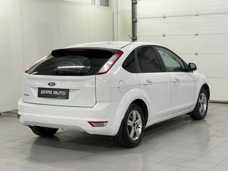 2011 Ford Focus II Рестайлинг, белый, 549000 рублей, вид 4