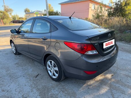 2012 Hyundai Solaris I, серый, 495000 рублей, вид 4