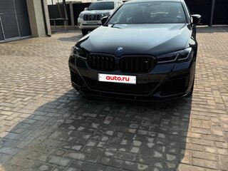 2021 BMW 5 серии 540i VII (G30/G31/G38) Рестайлинг, серый, 4800000 рублей, вид 4