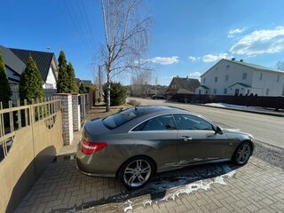 2011 Mercedes-Benz E-Класс 250 7G-Tronic IV (W212, S212, C207), серый, 1250000 рублей, вид 1
