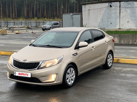 2013 Kia Rio 4-speed III, бежевый, 1020000 рублей, вид 4