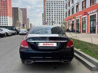 2016 Mercedes-Benz C-Класс 300 IV (W205), чёрный, 2000000 рублей, вид 4