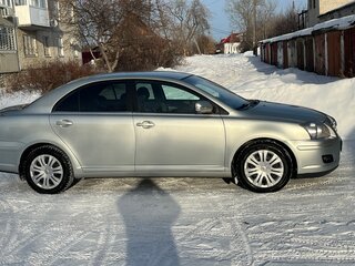 2007 Toyota Avensis II Рестайлинг, серебристый, 800000 рублей, вид 3