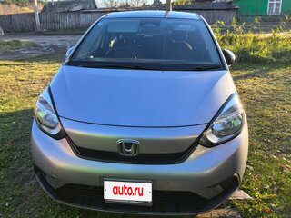 2020 Honda Fit IV, серебристый, 1275000 рублей, вид 3