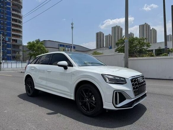 2022 Audi Q2 35 TFSI I Рестайлинг, белый - вид 2