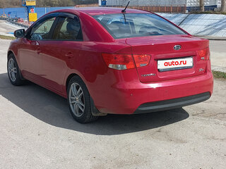 2013 Kia Cerato 6-speed II, красный, 750000 рублей, вид 4