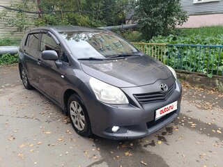 2010 Toyota Verso I, серый, 775000 рублей, вид 3