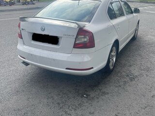 2011 Skoda Octavia RS II Рестайлинг, белый, 990000 рублей, вид 4
