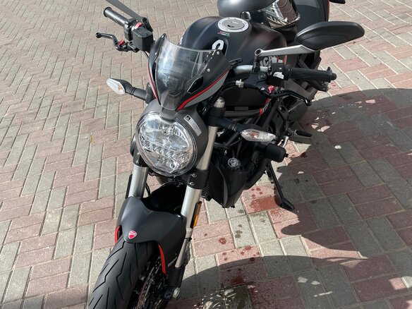 2020 Ducati Monster 821, чёрный, 900000 рублей - вид 2
