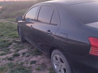 2007 Toyota Yaris II, серый, 500000 рублей, вид 4