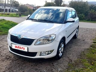 2012 Skoda Fabia II Рестайлинг, белый, 720000 рублей, вид 2