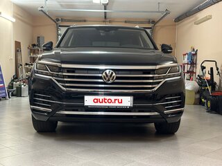 2019 Volkswagen Touareg III, чёрный, 6000000 рублей, вид 2