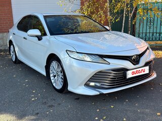 2018 Toyota Camry VIII (XV70), белый, 2580000 рублей, вид 2