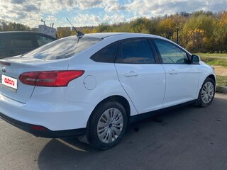 2017 Ford Focus III Рестайлинг, белый, 820000 рублей, вид 3