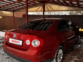 2010 Volkswagen Jetta V, красный, 550000 рублей, вид 1