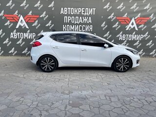 2017 Kia Ceed II Рестайлинг, белый, 1600000 рублей, вид 4