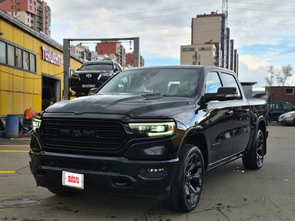 2020 Ram 1500 Quad Cab V, чёрный, 5600000 рублей - вид 1