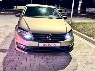2018 Volkswagen Polo V Рестайлинг, бежевый, 1440000 рублей, вид 4