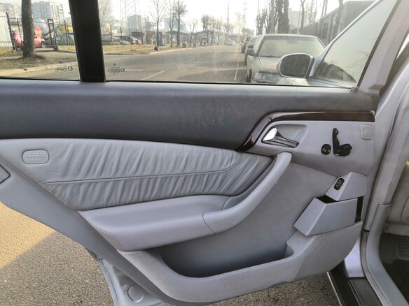 2000 Mercedes-Benz S-Класс 320 Long IV (W220), серебристый - вид 23
