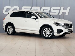 2019 Volkswagen Touareg III, белый, 4390000 рублей, вид 1