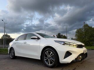 2022 Kia Cerato IV Рестайлинг, белый, 2050000 рублей, вид 1