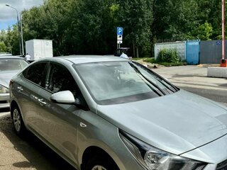 2018 Hyundai Solaris II, серебристый, 1650000 рублей, вид 3