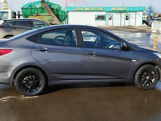 2013 Hyundai Solaris I, серый, 690000 рублей, вид 5