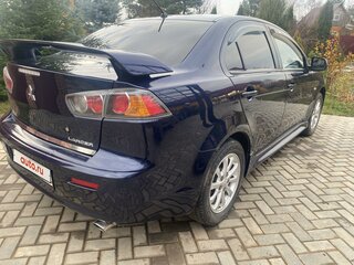 2014 Mitsubishi Lancer X Рестайлинг, синий, 900000 рублей, вид 4