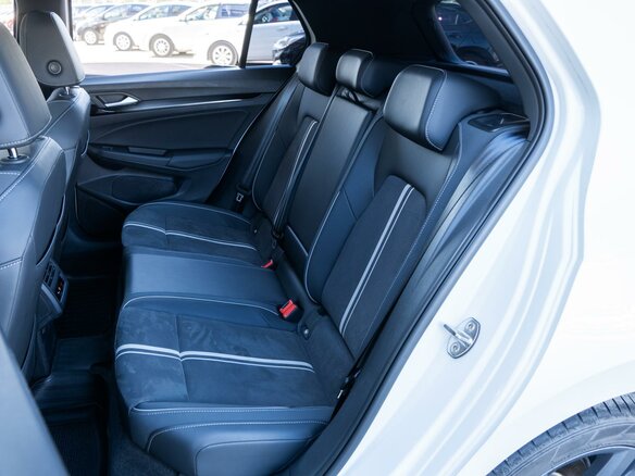 2024 Volkswagen Golf VIII, белый - вид 10