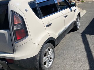 2010 Kia Soul I, бежевый, 700000 рублей, вид 4