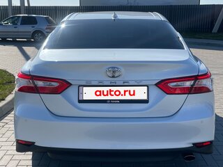 2018 Toyota Camry VIII (XV70), белый, 2760000 рублей, вид 2