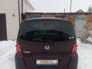 2011 Honda Freed I, красный, 1300000 рублей, вид 5
