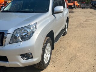 2013 Toyota Land Cruiser Prado 150 Series, серебристый, 3150000 рублей, вид 3