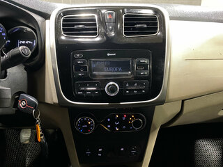 2018 Renault Logan II Рестайлинг, бежевый, 260000 рублей, вид 3