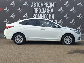 2017 Hyundai Solaris II, белый, 1290000 рублей, вид 5