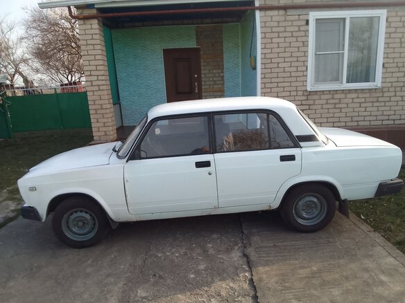 2008 Lada (ВАЗ) 2107, белый, 220000 рублей - вид 1