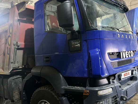 2013 Iveco Trakker, синий, 2500000 рублей - вид 11
