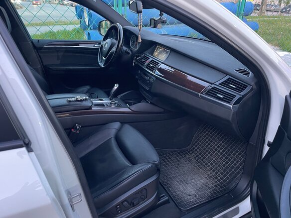 2012 BMW X6 35i I (E71) Рестайлинг, белый, 2550000 рублей - вид 7
