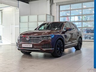 2020 Volkswagen Touareg III, красный, 4750000 рублей, вид 3
