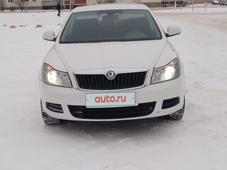2012 Skoda Octavia II (A5) Рестайлинг, белый, 500000 рублей, вид 1