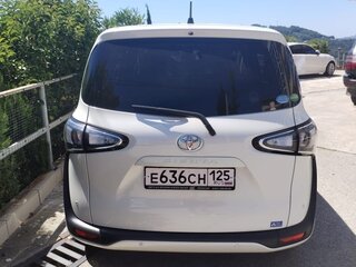 2021 Toyota Sienta II Рестайлинг, белый, 2150000 рублей, вид 3