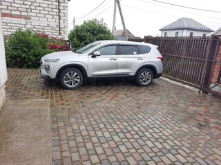 2019 Hyundai Santa Fe IV, серый, 3000000 рублей, вид 4