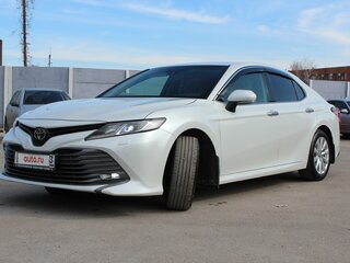 2021 Toyota Camry VIII (XV70), белый, 2800000 рублей, вид 3