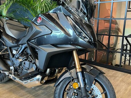 2025 Honda NT1100, чёрный, 2390000 рублей, вид 3