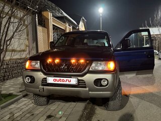 2001 Mitsubishi Montero Sport I, белый, 1050000 рублей, вид 2