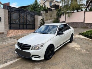 2010 Mercedes-Benz C-Класс 180 BlueEFFICIENCY III (W204), белый, 1210000 рублей, вид 1